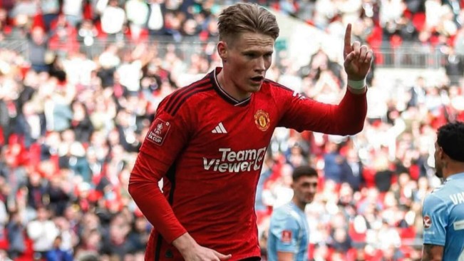 Scott McTominay saat membela MU. [Instagram]